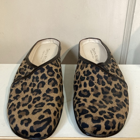 Taryn Rose Cheetah Print Slides - Picture 3 of 9
